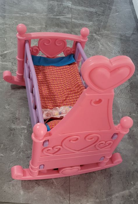 Set bebeluș cu pătuț 100lei