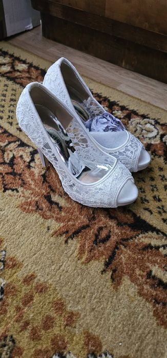 pantofi eleganți