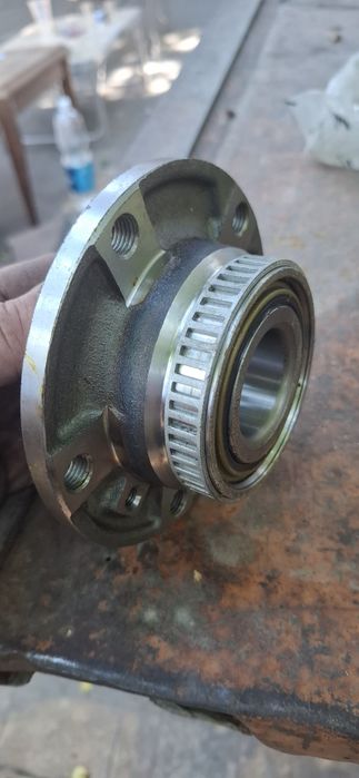 Ступиця передня BMW 3 E36 E46