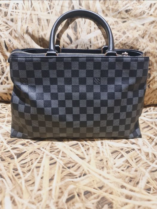 Луксозна дамска чанта Louis Vuitton от качествена изкуствена кожа.Нова