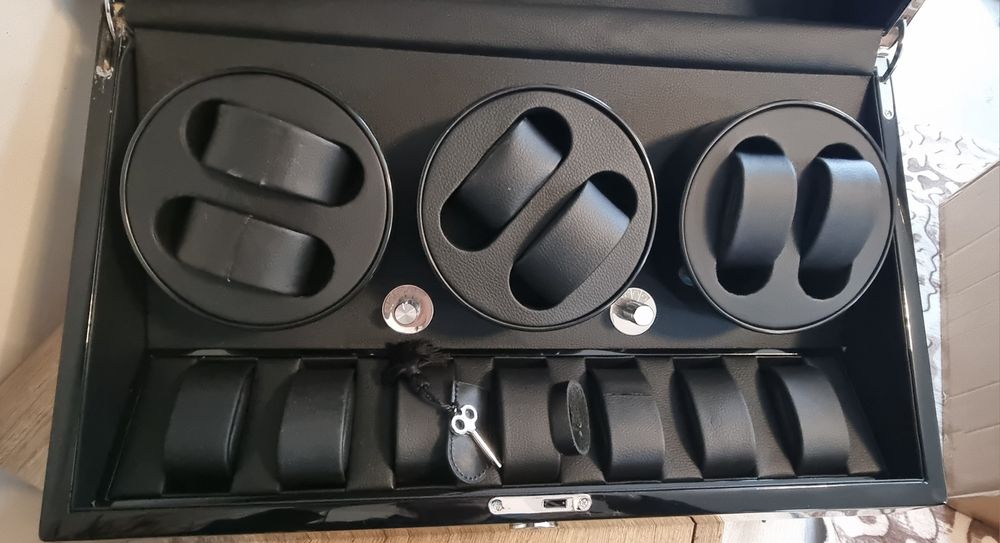 Витрина/навивач за часовници Klarstein