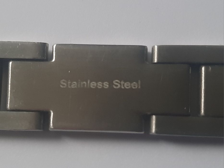 Гривна от Хирургическа стомана на GUESS  EST.1981