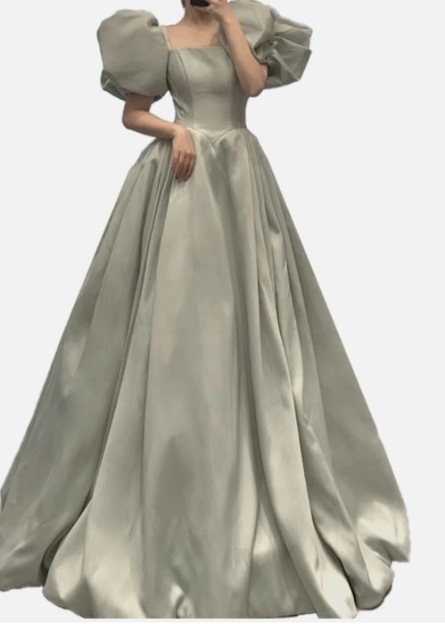 Атласное платье как у принцесс