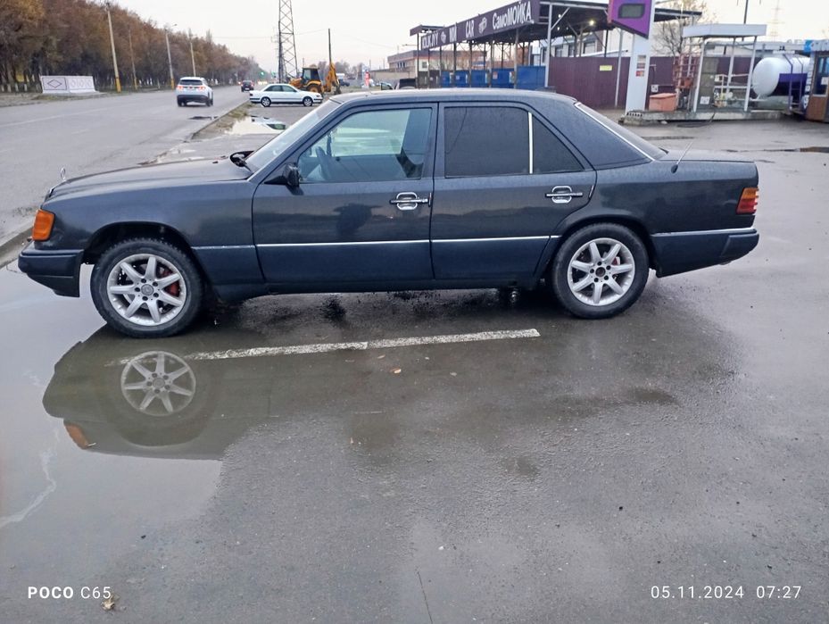 Машина сатылады.