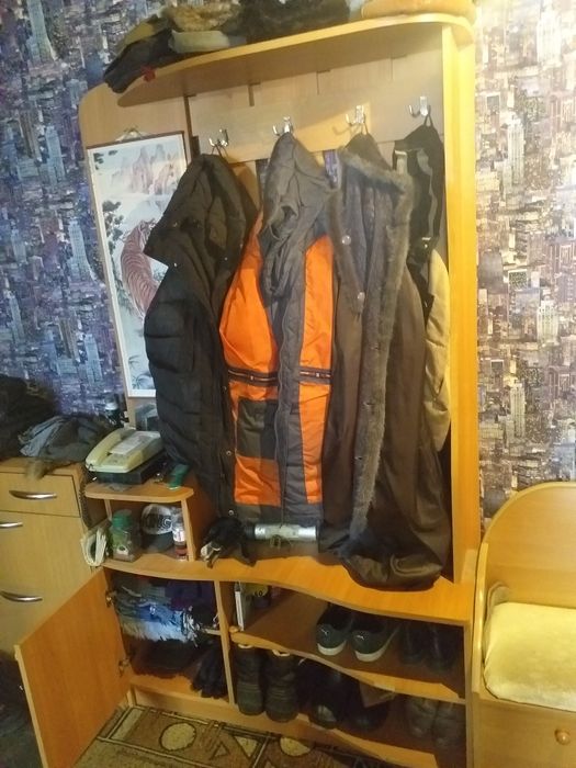 Продам прихожую коридор