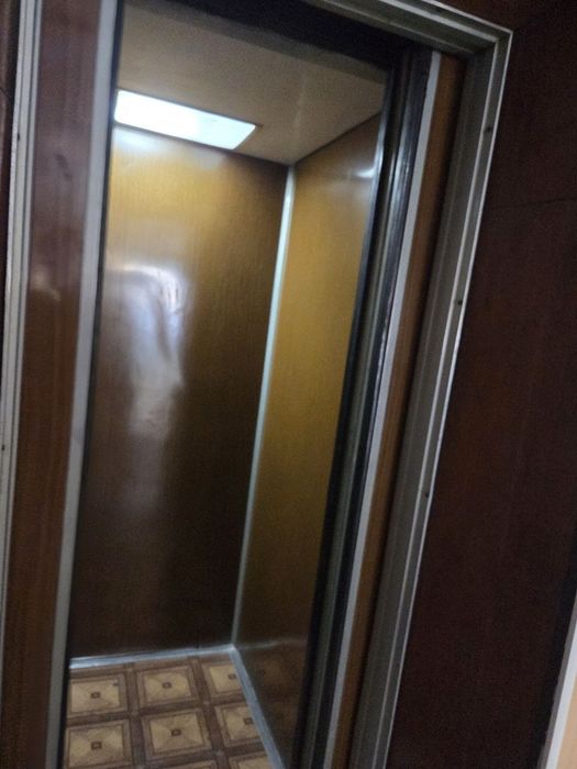 Соз ҳолатдаги лифт сотилади