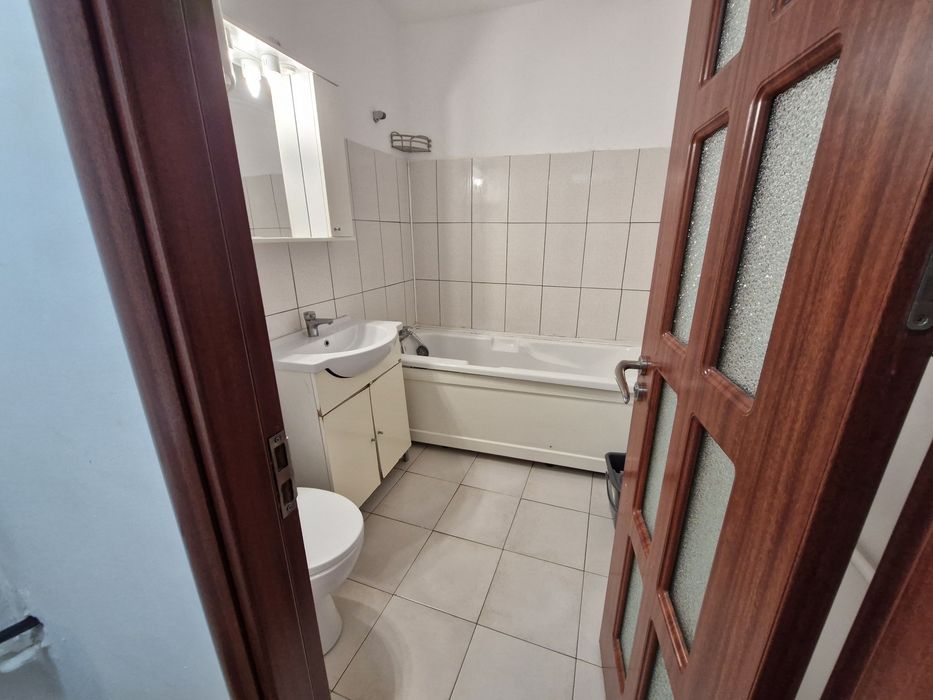 Apartament cu 2 camere de vânzare în Tomis I – 75.000 € negociabil