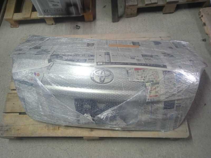 Крышка багажника Toyota Avensis AZT250