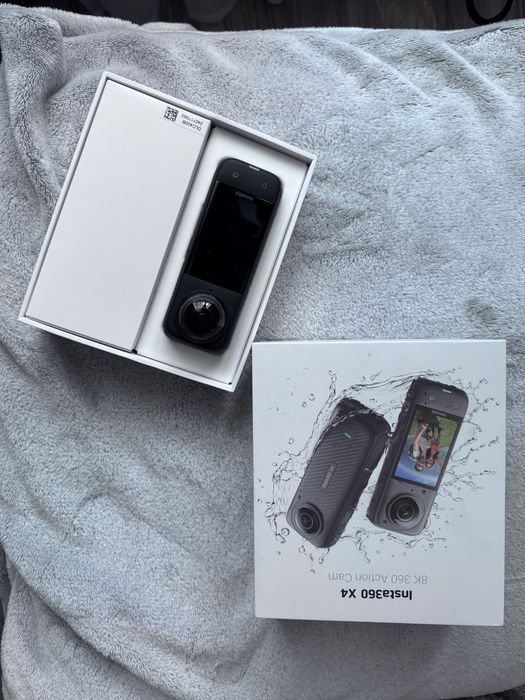 Camera de actiune Insta360 X4