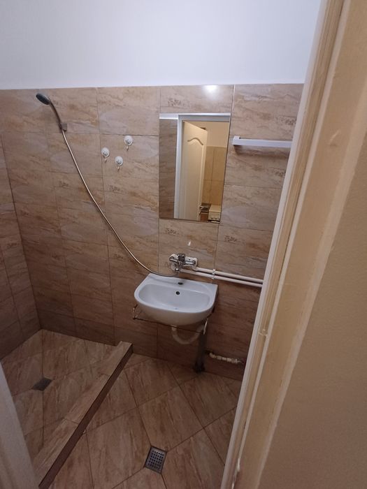 Închiriez garsoniera sector 5