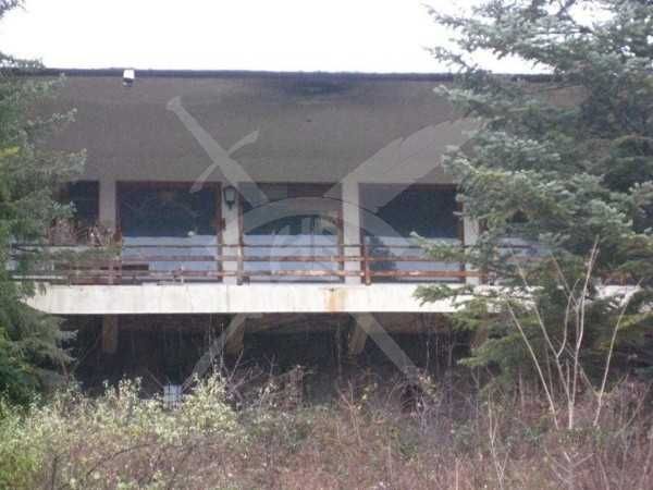 Продава се Хотел в Кричим - 3100 кв.м за 217 €/кв.м - Снимка #1