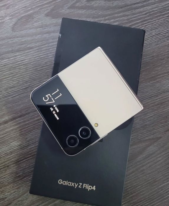Samsung Galaxy Z Flip 4