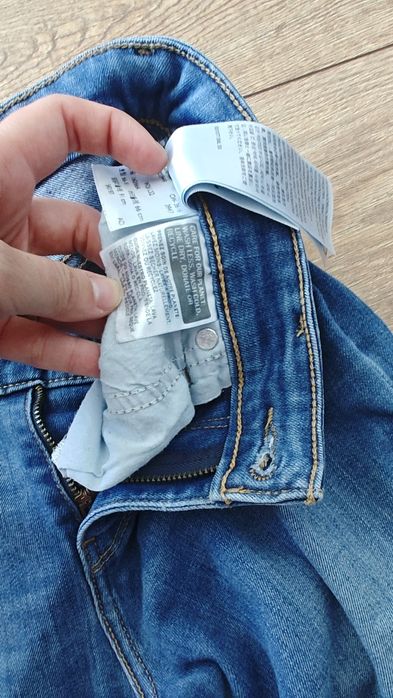 Blugi Levi's model 714