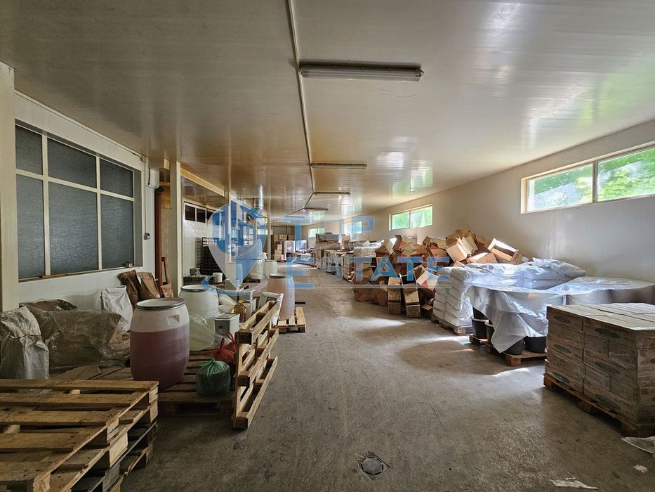 Промишленa сграда със собствен трафопост на главен път Русе - Свиленг