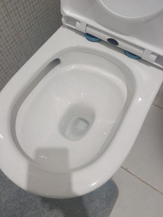 Продам унитазы моноблог