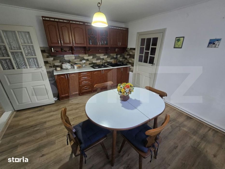 Casa cu 3 corpuri, 164 mp, zona Costestii din Deal