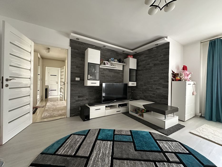 Inchiriez apartament 2 camere Utra Central