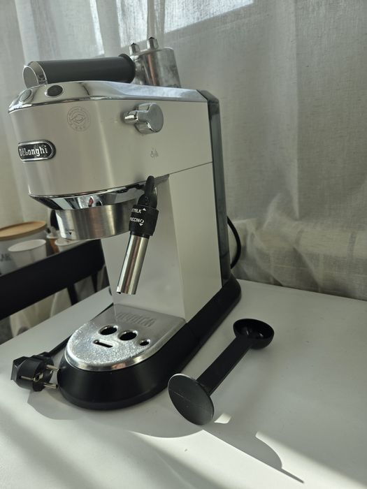 Кафемашина Delonghi Dedica