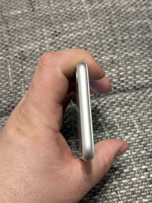 iPhone 8 – White impecabil 64 Gb baterie 94%