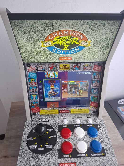 Bartop arcade Evercade Alpha, inspirat din salile de arcade, acces la sute de jocuri clasice