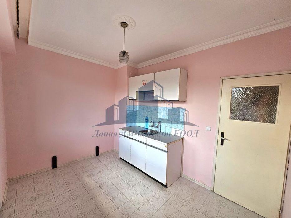 Продава се Едностаен апартамент в Шумен, Тракия - 48 кв.м за 1010 €/кв.м - Снимка #1