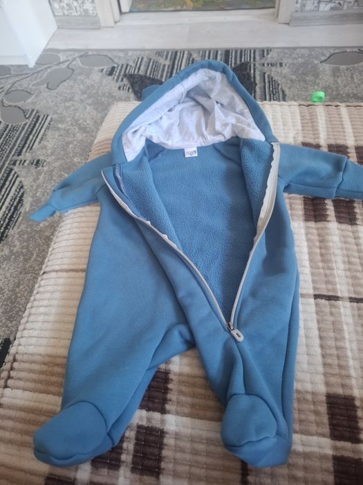 Продам детский комбезик