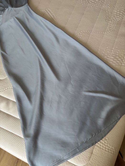 Синя сатенена рокля ZARA