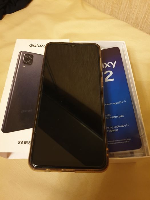 Продам телефон самсунг А 12