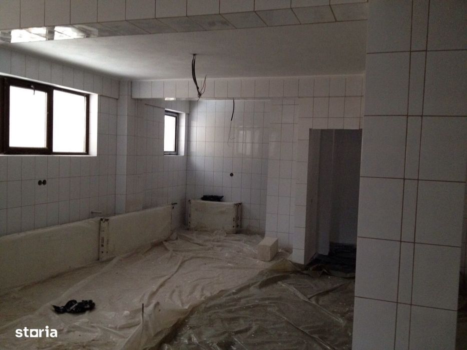 Pensiune / Hotel in Voineasa si 11 561 mp teren intravilan