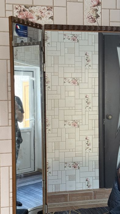 тюрьмо зеркало шкафчики