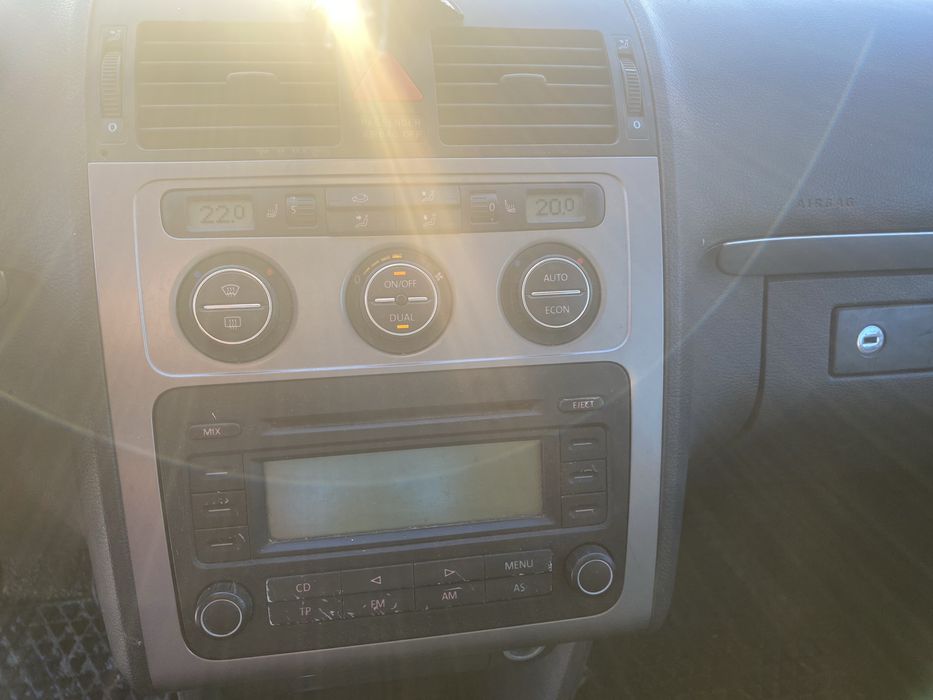 Dezmembrez vw touran 2.0(BKD)