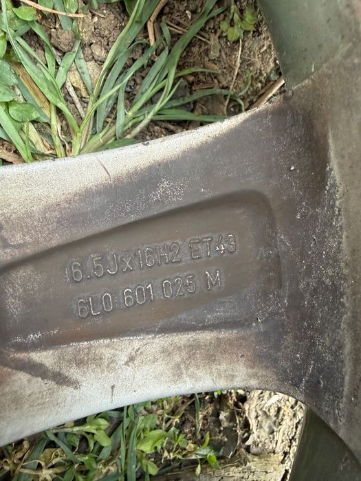 Продавам джанти с гуми