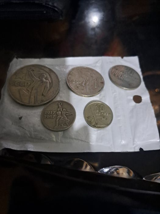 Продам монеты  срочно