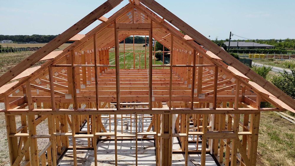 Ferme Acoperis Prefabricate in Doua Ape, Lemn Certificat C24