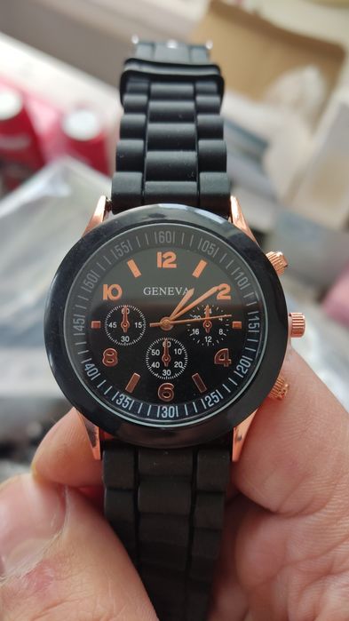 Подарок наручные часы