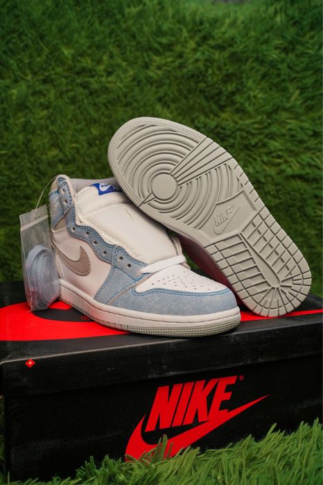 Jordan 1 Retro High OG Hyper Royal