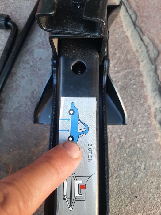 Продам домкрат для авто
