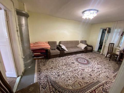 Продаю Карасарай около 2 роддома 2/2/2 кирпич. Цена:52.000$