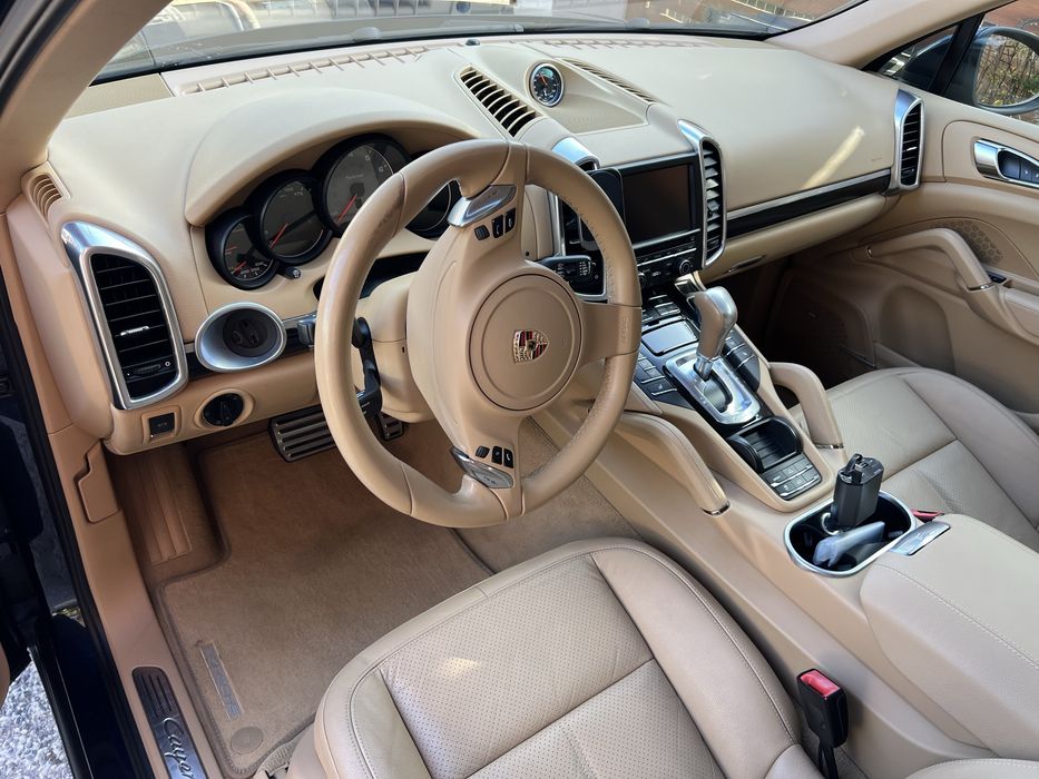 Porsche Cayenne hybrid 3000 cc benzina