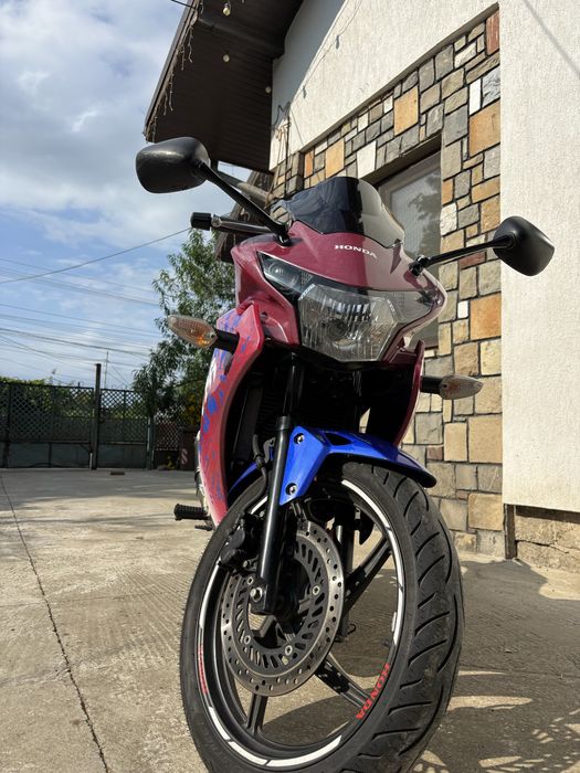 Vând honda CBR 125