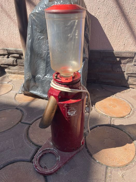 Masina de machinat cafea