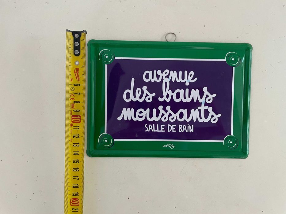 semn metalic emailat se agata pe usa de la baie sau perete franceza