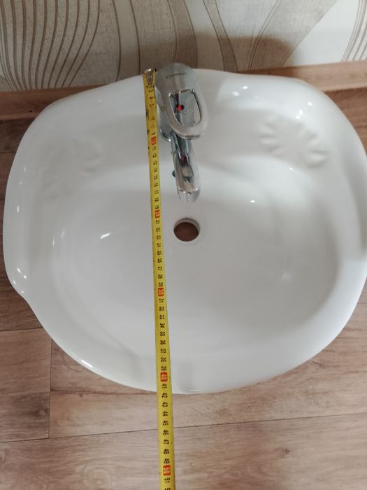 Раковина с краном б. У