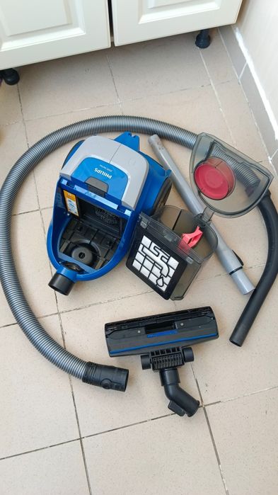 Пылесос Philips 1800w