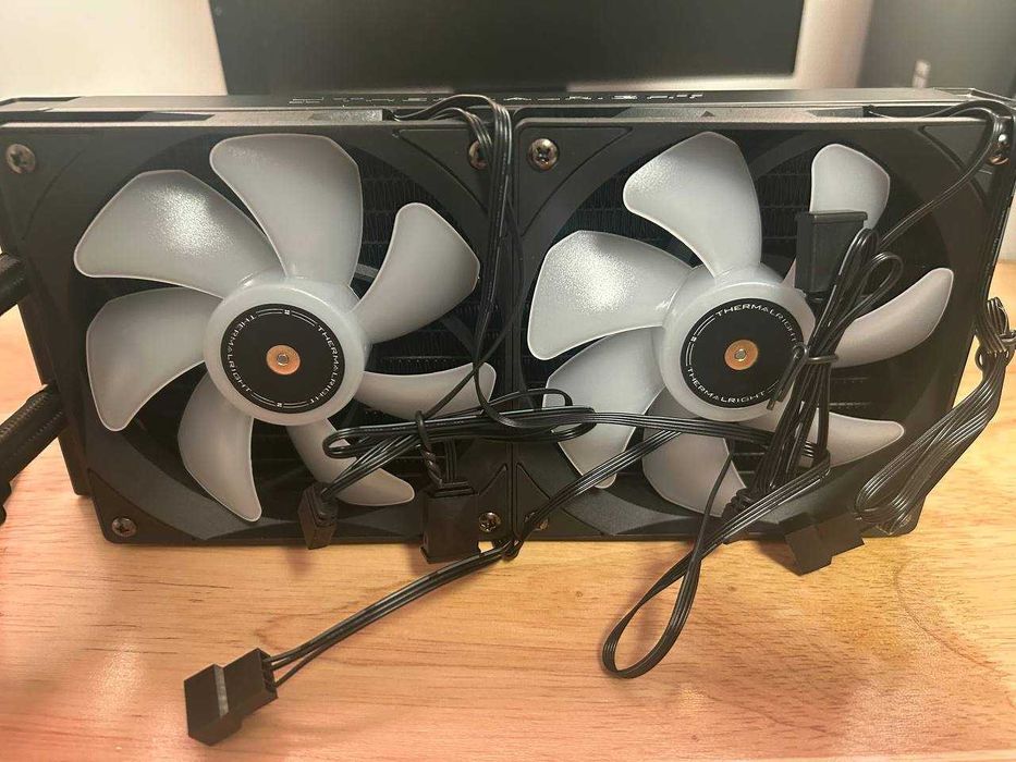 Cooler AIO Thermalright Frozen Notte 240 Black ARGB