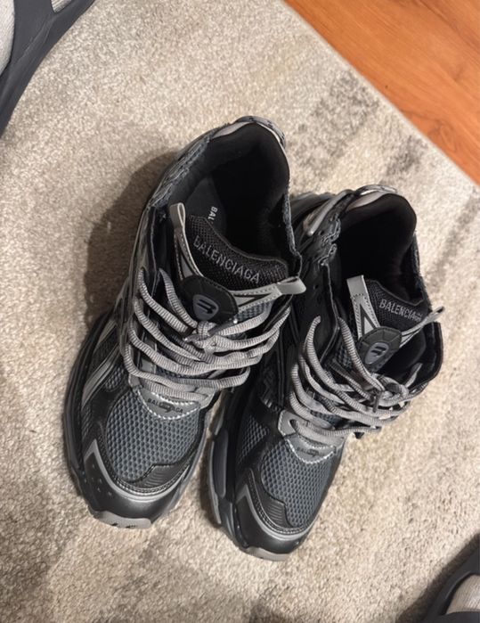 Balenciaga runner