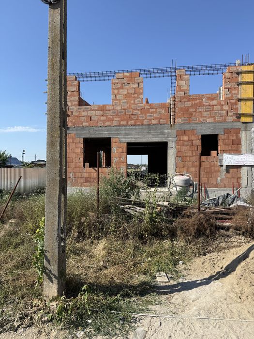 Casa la Rosu Nefinalizata Varsatura