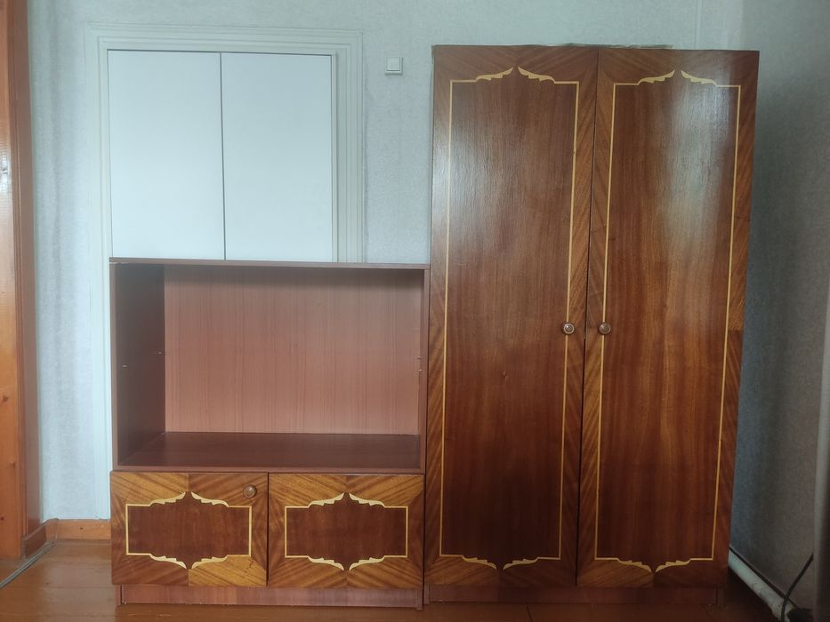 Шкаф с тумбой с инкрустацией