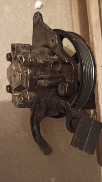 Гидроусилитель руля (ГУР) Mazda Tribute 3.0