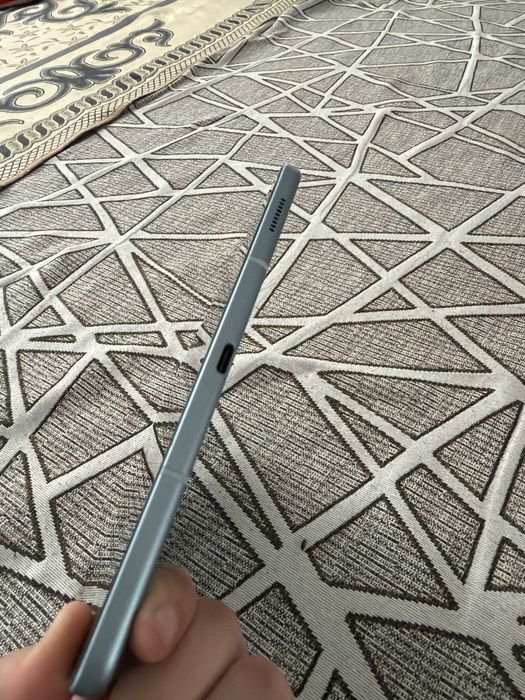Срочно продам Galaxy tab6lite планшет